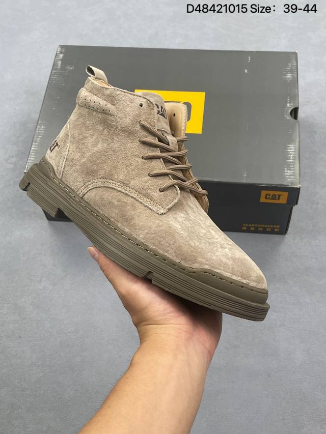 Company Grade: Cat, the brand of tough bulldozers, Onboard Low outdoor casual lo