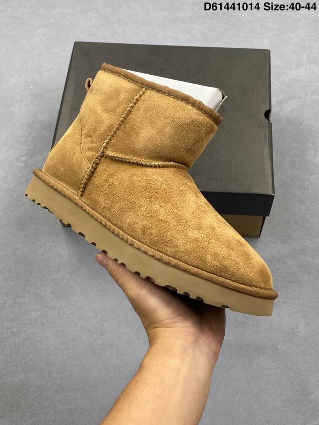 Factory-grade Ugg women's snow boots with laces, made in Guangdong. Features a T