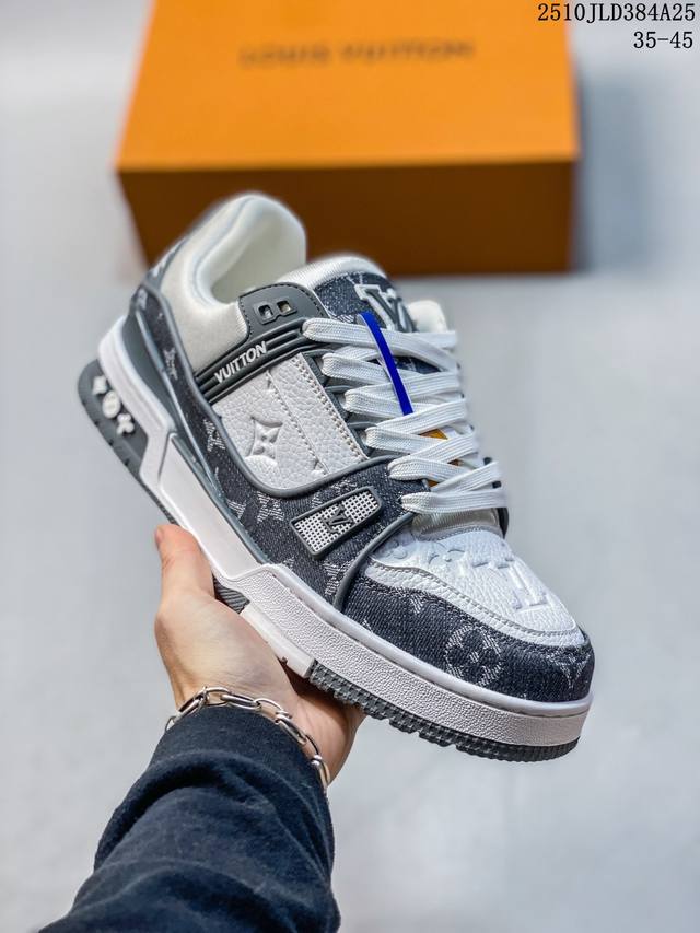 Company-grade Louis Vuitton Trainer Sneaker Low, fashionable athletic shoes with