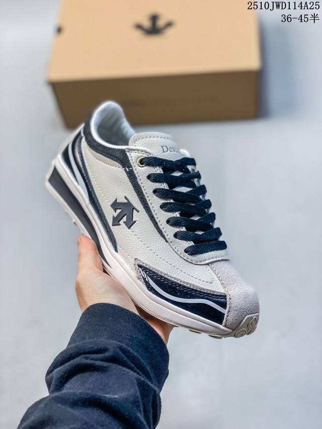 Authentic label with half sizes available. Descente Cron Racer retro-style low-t