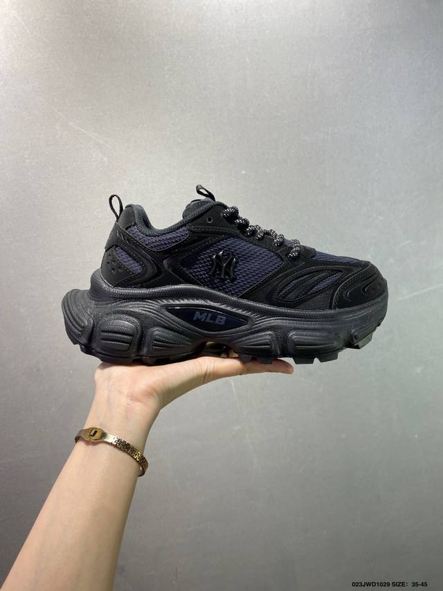 Company Grade Mlb New York Yankees This Mlb model not only incorporates the name