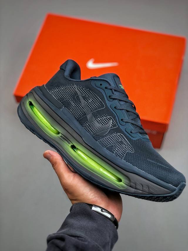 Nike Vomero Premium Comfortable Cushioning and Slip-Resistant Low-Top Running Sh