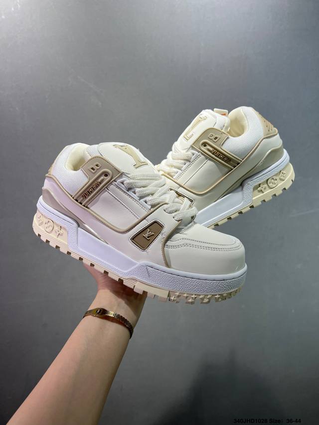 Louis Vuitton Lv Trainer sneakers, latest colorway, basketball style sneakers. D