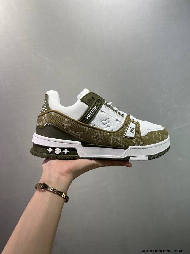 Louis Vuitton Lv Trainer sneakers, latest colorway, basketball style sneakers. D