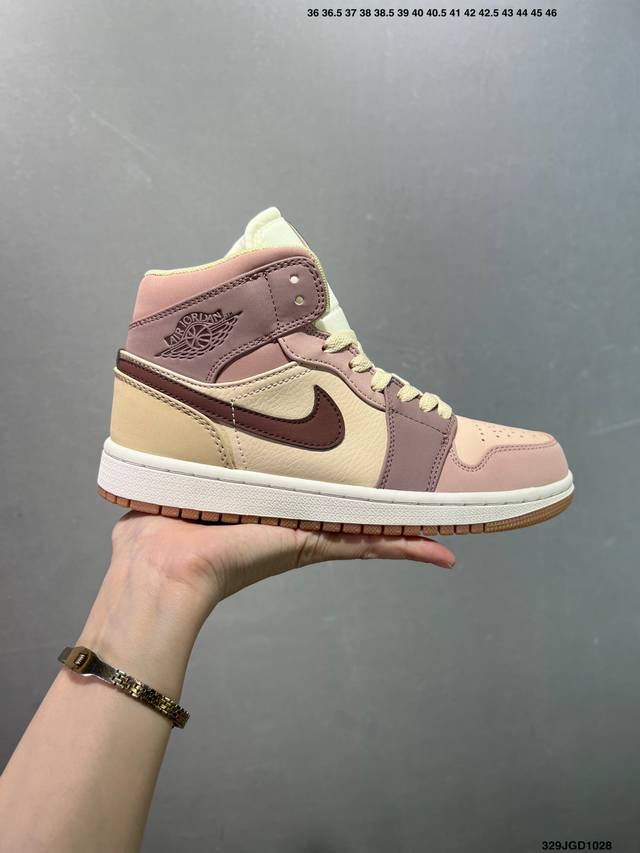 Nike Air Jordan 1 Retro Mid AJ1 Jordan 1 Mid-Top Classic Retro Culture Casual Sp