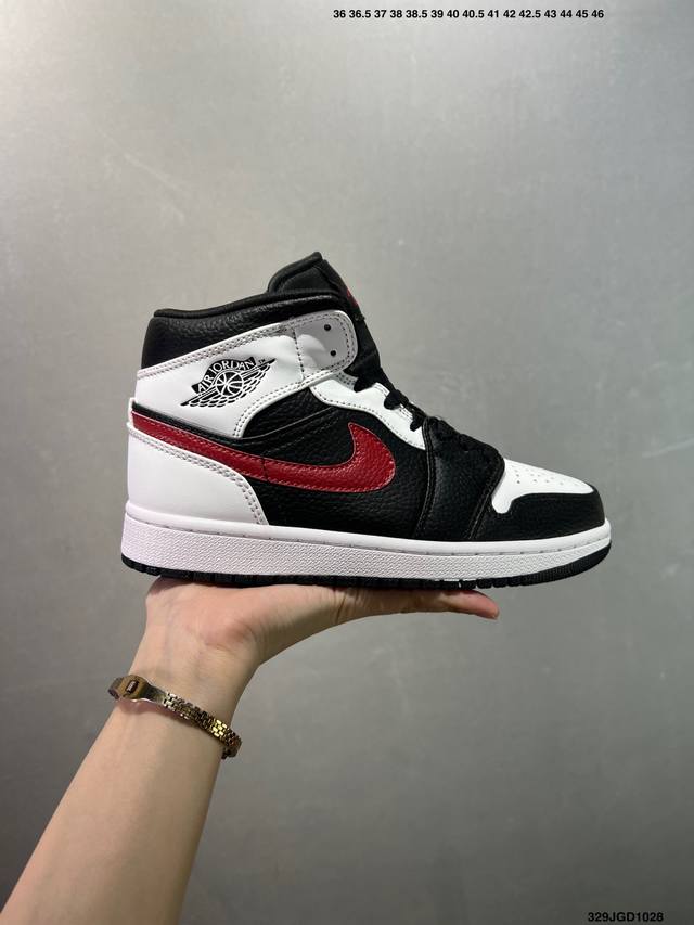 Nike Air Jordan 1 Retro Mid AJ1 Jordan 1 Mid-Top Classic Retro Culture Casual Sp