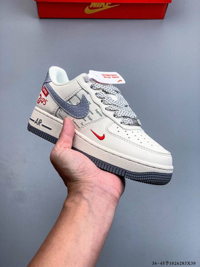 Original last data paper version, featuring a high-quality, durable leather uppe