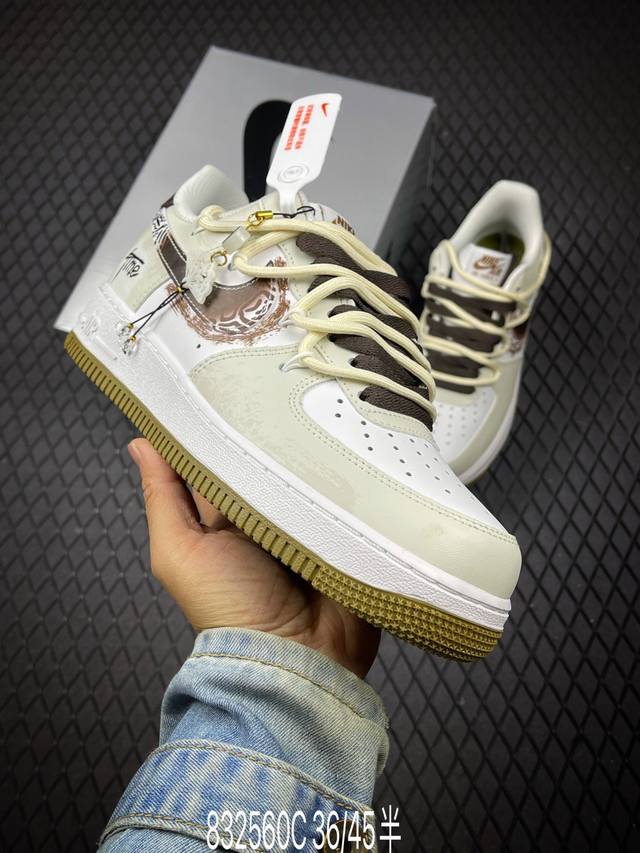 C Factory Grade Nike Air Force 1'07 Original last and cardboard construction, au