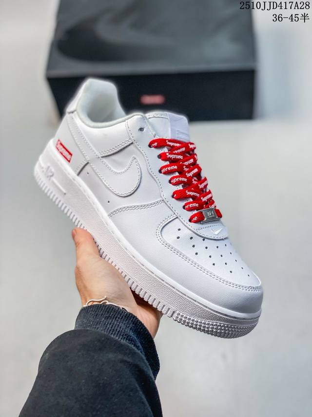 Nike Air Force 1 '07 Low, low-top white sneakers with cushioning, versatile, pla