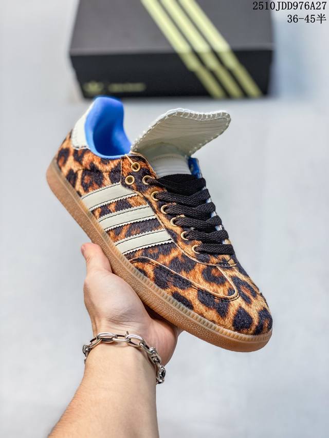 Company-grade Adidas Wb Pony Tonal Samba sneakers: A retro combination of the cl