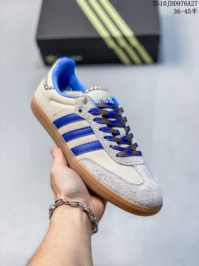 Company-grade Adidas Wb Pony Tonal Samba sneakers: A retro combination of the cl
