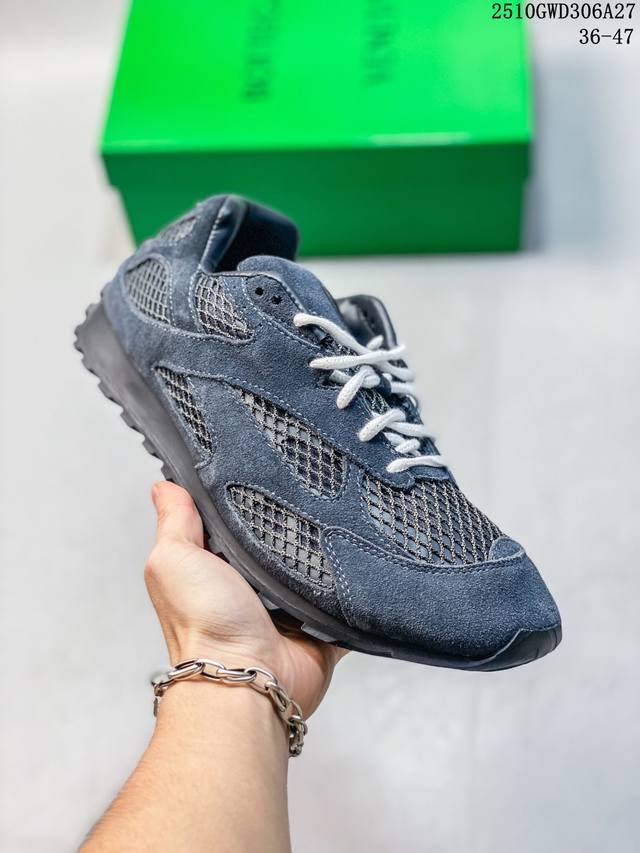 This is a factory-grade men's and women's shoe developed using the original last