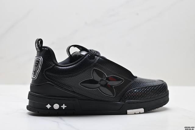 Company Grade Louis Vuitton Trainer Sneaker Low. A versatile and comfortable sn