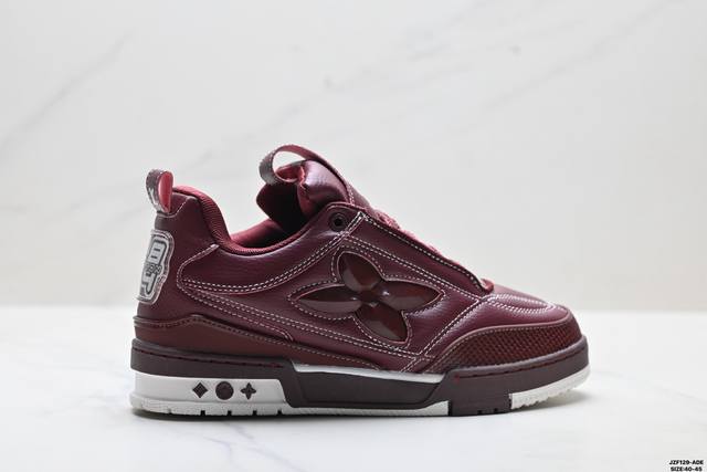 Authentic Louis Vuitton Trainer Sneaker Low, a versatile casual sportswear sneak