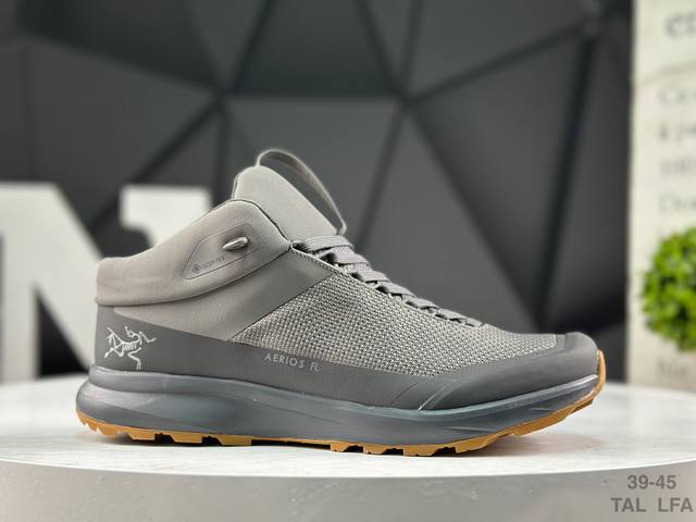 Arc'teryx Aerios FL Mid Gtx M This shoe features a design popular in recent yea
