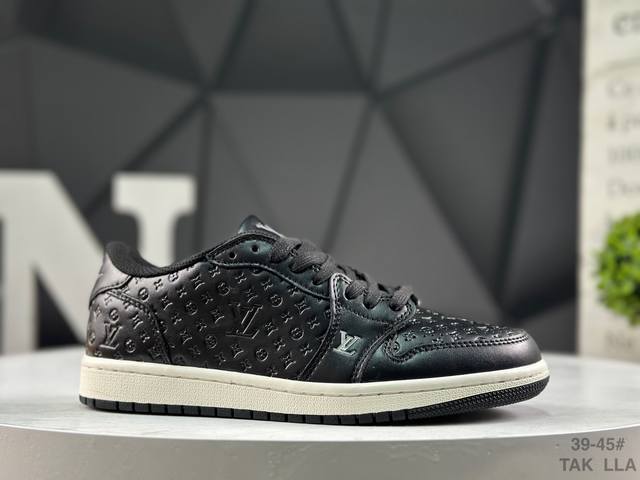 Louis Vuitton Trainer Sneaker Low Brand New Louis Vuitton Size: As shown in the