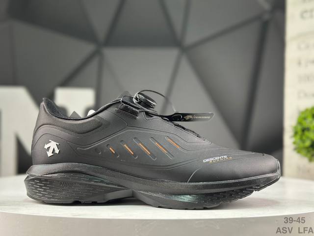 Company Grade Descente Enerzite Lavitate 2.0 Knit Stylish Non-Slip Low-Top Runn