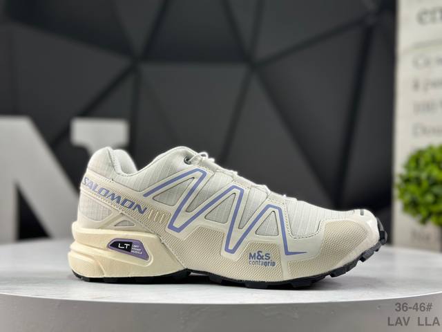 Salomon's popular XT-6 model continues to be a hit as the outdoor Gore-Tex tren