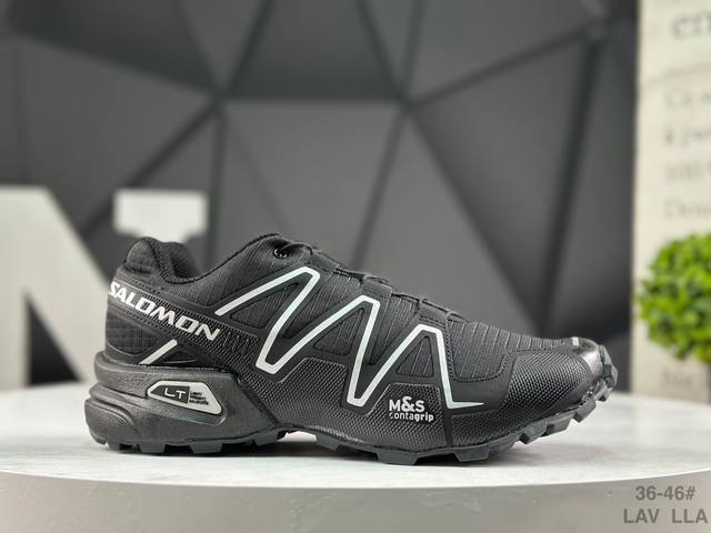 Salomon's popular XT-6 model continues to be a hit as the outdoor Gore-Tex tren
