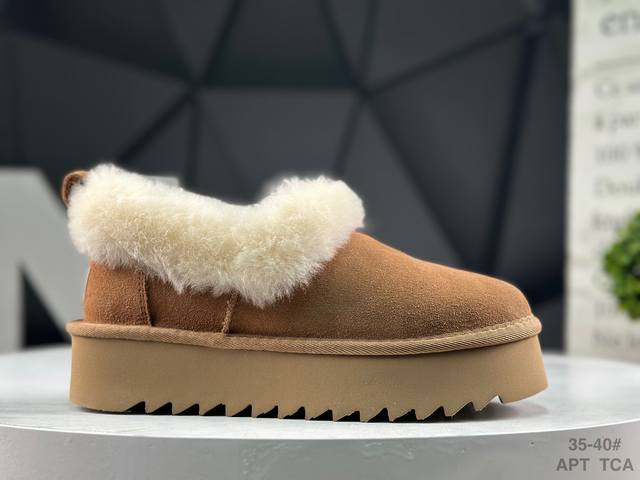 Ugg Autumn/Winter Sheepskin Snow Boots. Made entirely of authentic, grade A Aust