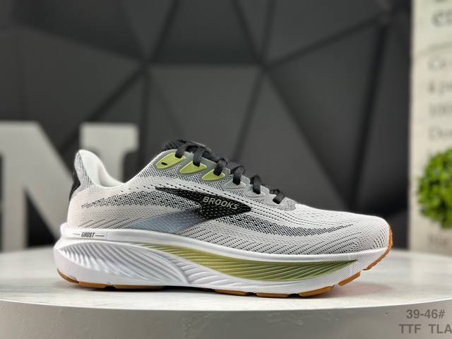 Brooks Ghost 17 Classic Chunky Shoe Max Saddle features a Dna Loft V3 nitrogen