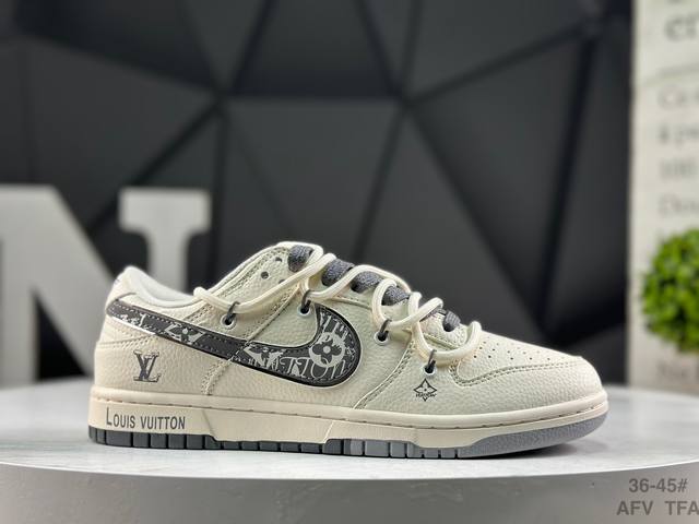 Nike SB Dunk Low - Highly Recommended Original Factory Product. Made with origi