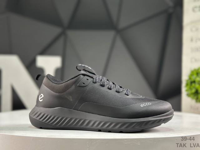 Ecco 15th Anniversary Classic Biom - A blend of classic and modern craftsmanship