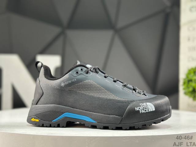 The North Face Offtrail Hike Gore-Tex The upper is made of imported nubuck leat