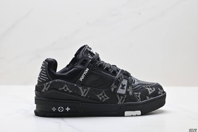 Authentic Louis Vuitton Trainer Sneaker Low, Brand New, Casual Sportswear, Versa
