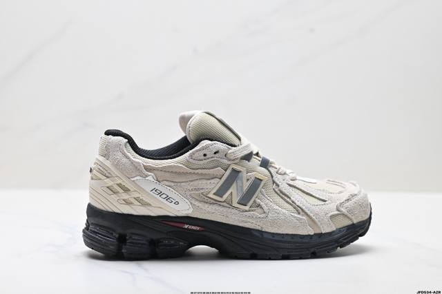 Company-grade New Balance M1906 series retro dad shoe. Superb retro elements, ex