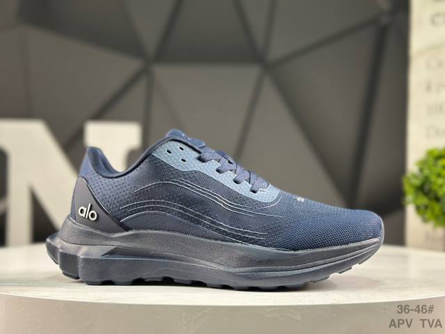 Alo Yoga, worn by celebrities like Yi Mengling and Jisoo, is a top choice for ex