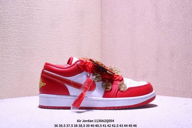 Authentic Nike Air Jordan 1 Low AJ1 Low-top Casual Sneakers Sizes: 36 36.5 37.5