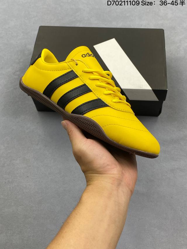 Adidas men's and women's shoes, authentic label, half-size system, developed fro