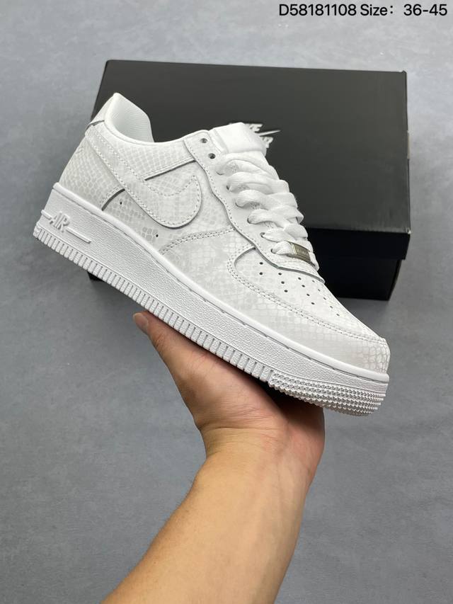 Nike Air Force 1 Low 07 Authentic low-top Air Force 1 silhouette made with orig