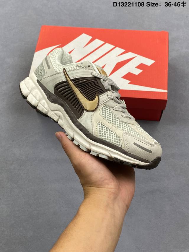 Nike Zoom Vomero 5 Running Shoes for Casual Training. The Nike Zoom Vomero 5 me