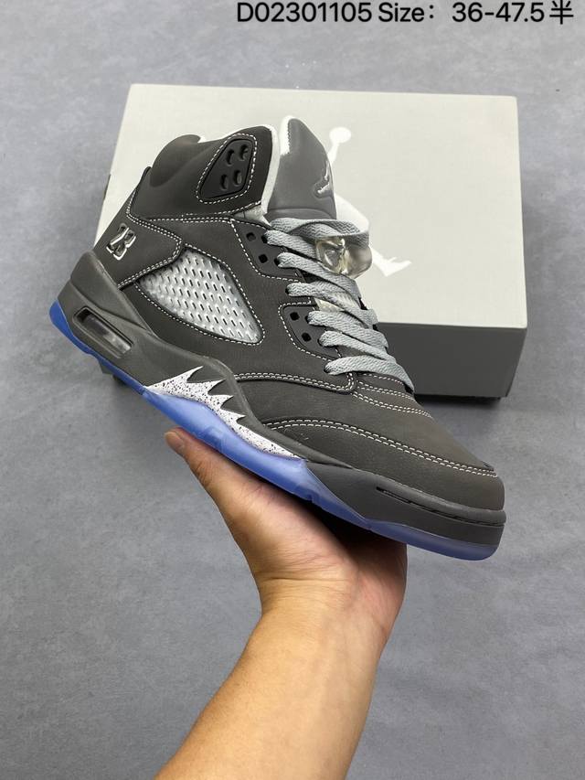 Air Jordan 5 Retro High-Top White/Red/Blue AJ5 The upper of this Air Jordan 5 Re