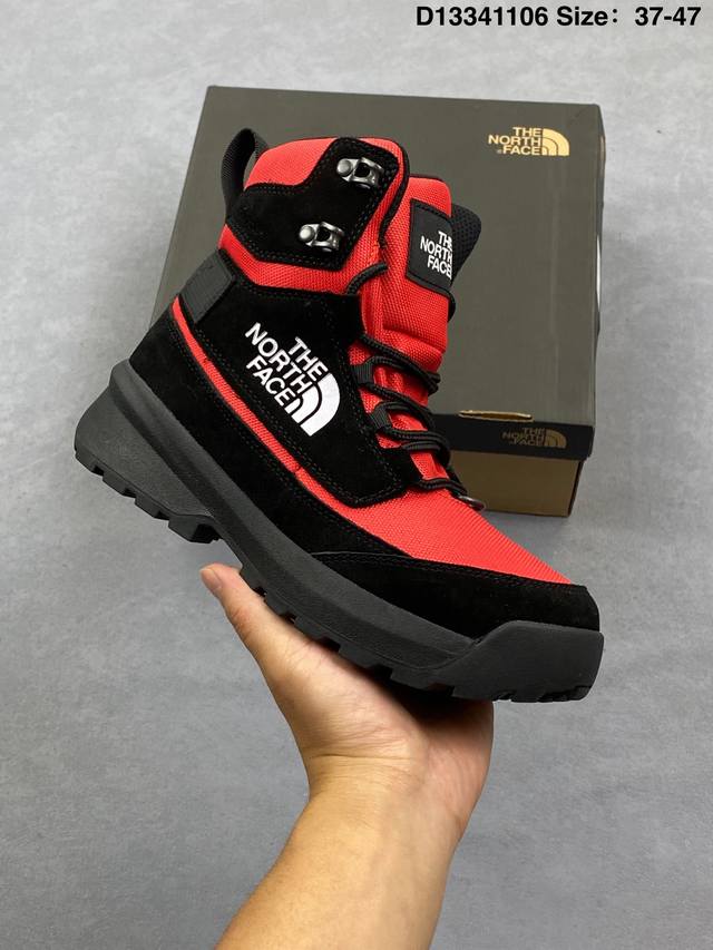 Company Grade The North Face Chilkat V Cognito Warm, Shock-Absorbing, Comfortab