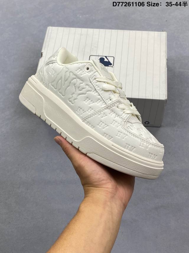 Popular College Style Sneakers, Korea Exclusive Collaboration with Boston Red S