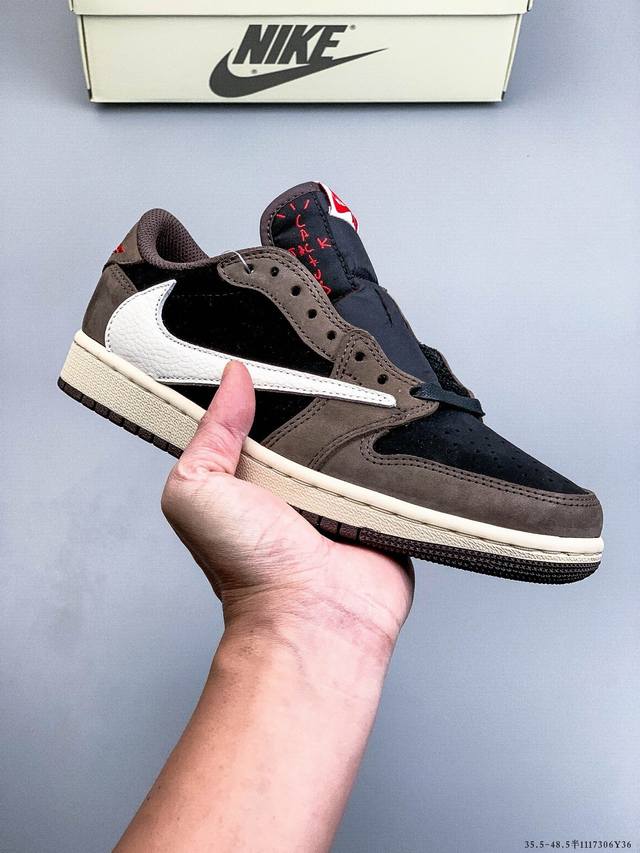 Nike Air Jordan 1 Low AJ1, a trendy and casual sneaker. Perfectly tailored AJ1