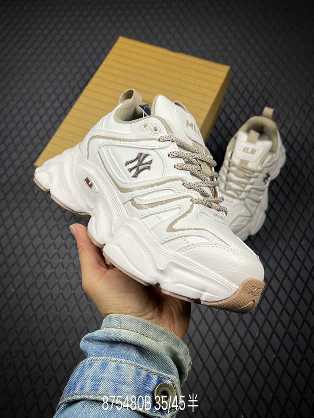 B Company Grade Mlb New York Yankees Chunky Liner Embo Monogram Stylish Comforta