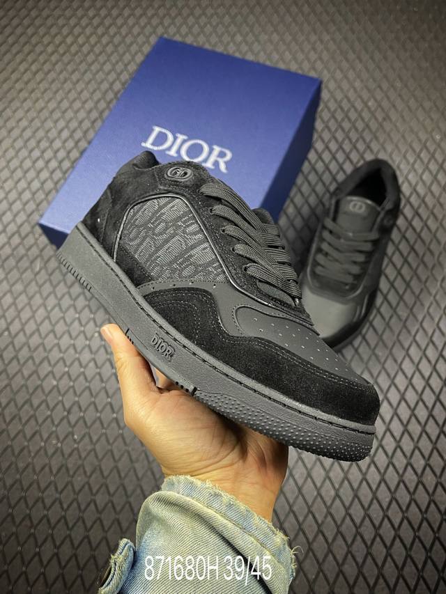 H Dior B27 Casual Sneakers Continuing the classic Dior B27 style, this new addit