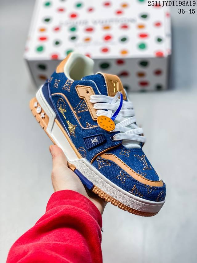 Louis Vuitton Blue Embroidered Lace-up Shoes, Made in Guangdong, High-Quality, M