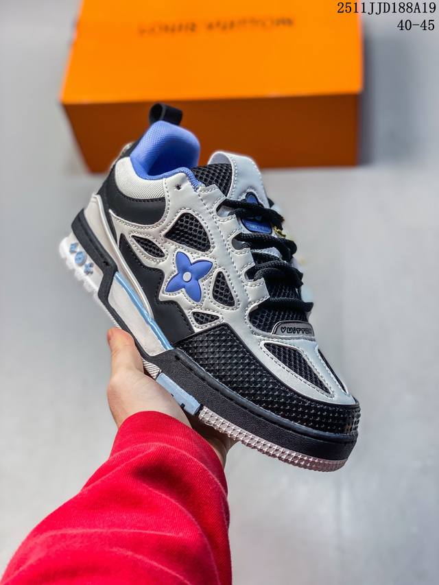 Louis Vuitton men's shoes come with a sturdy drawer gift shoebox. The upper is