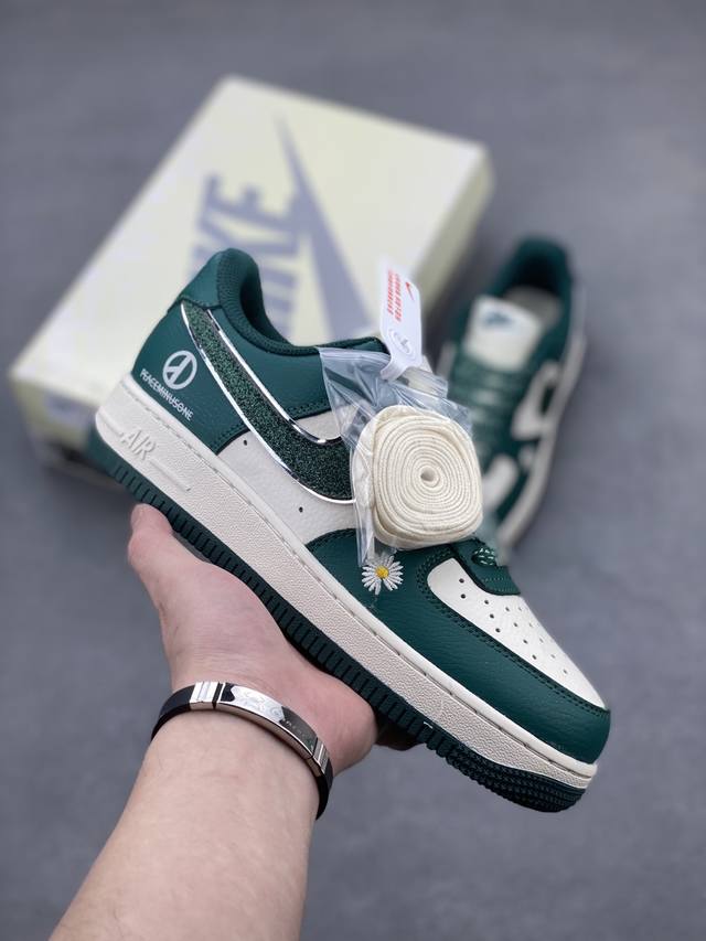 Nike Air Force 1 Low Daisy Style Authentic Air Force version made with original