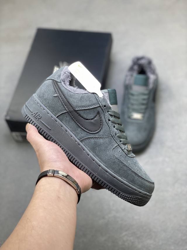 Nike Air Force 1 Low, low-top athletic casual sneakers, made with original last
