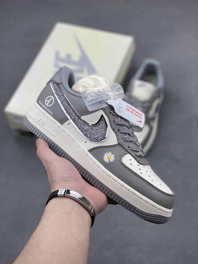 Nike Air Force 1 Low Daisy Style Authentic Air Force fit, made with original la