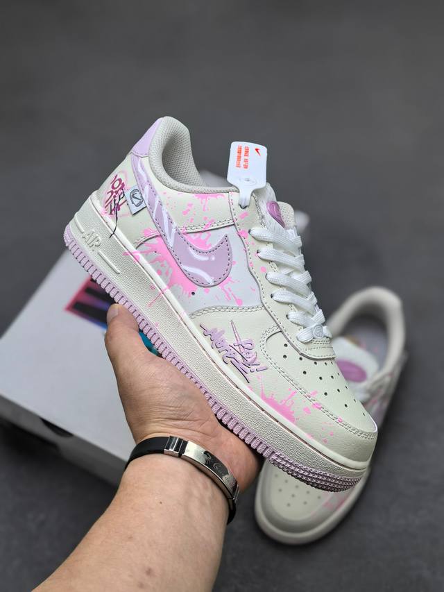 Nike Air Force 1 Low Authentic Air Force fit, made with original last and cardb