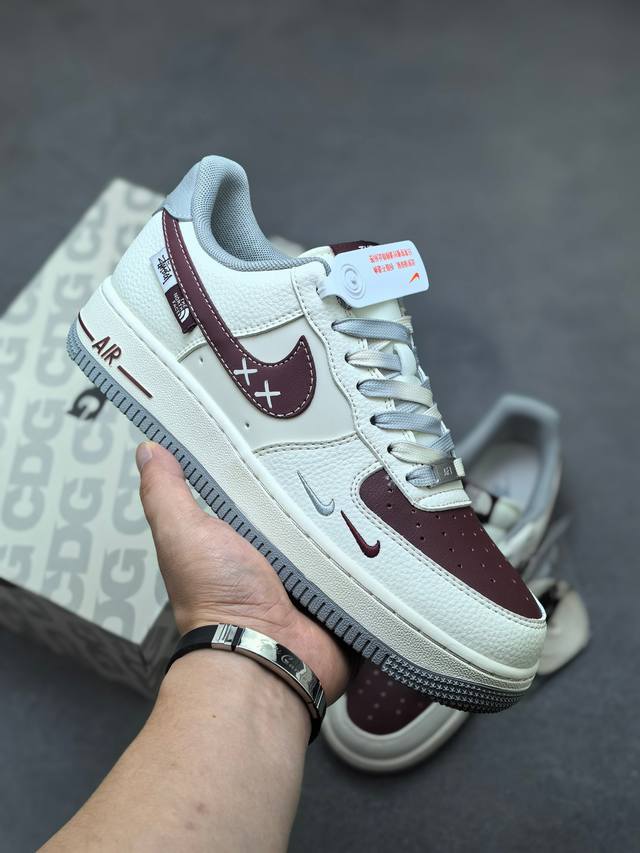 Nike Air Force 1 Low Authentic Air Force fit, made with original last and cardbo