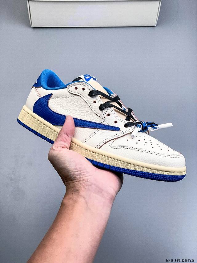Nike Air Jordan 1 Low AJ1, a trendy and casual sneaker. Perfectly tailored AJ1