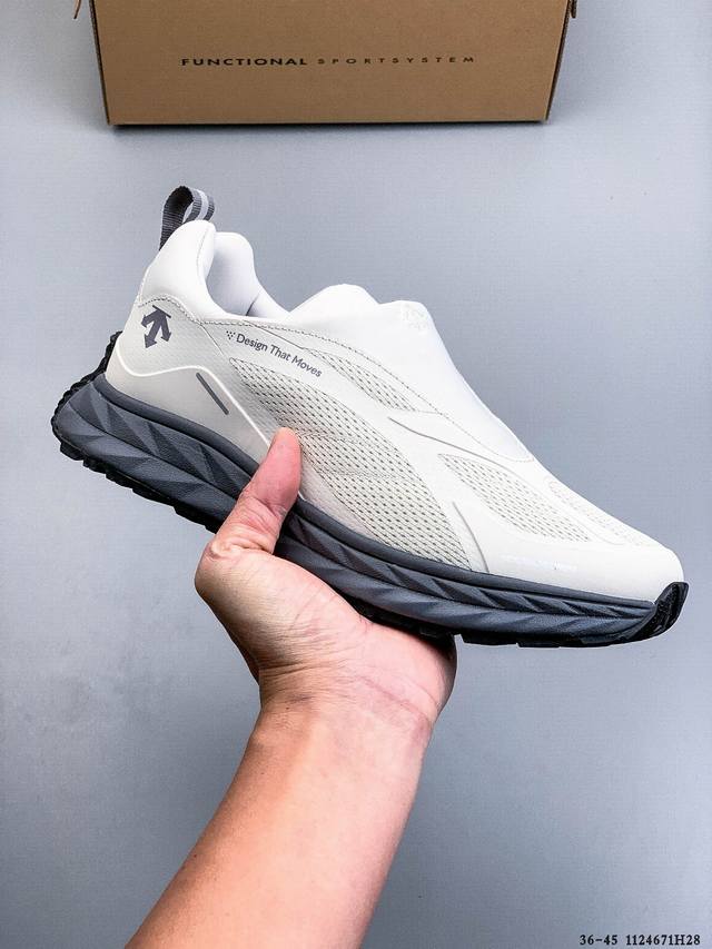 Descente Terraind Slip-On Comfortable Soft Non-Slip Durable Low-Top Hiking Shoe